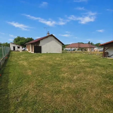 Holiday home Isles Enchantee Maison Proche Du Du Der Isle-sur-Marne