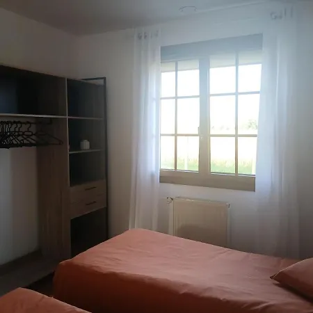 Isles Enchantee Maison Proche Du Du Der Holiday home *